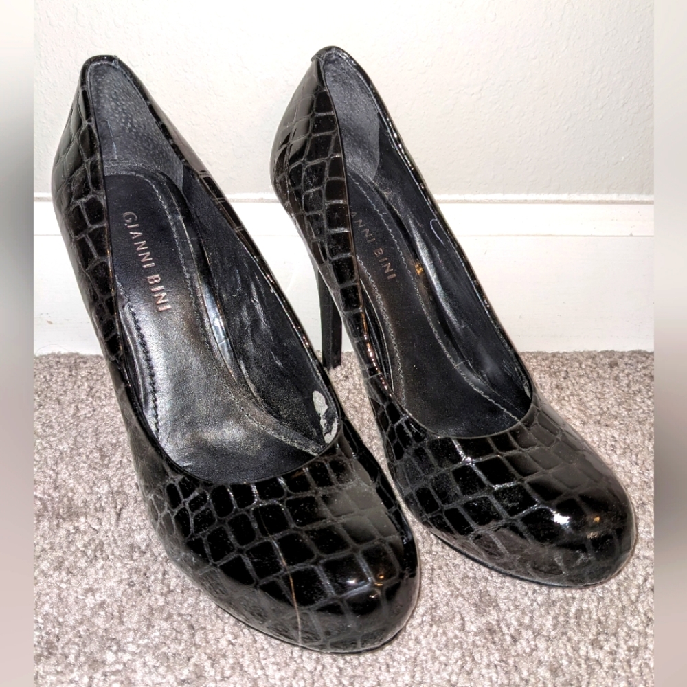 8.5 Gianni Bini Black Patent Leather Alligator Heels